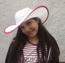 Fabricamos sombreros plegables en 15 colores diferentes