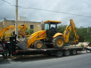 MARES CONSTRUCCION Avisos gratis en Mexico lindo en Canc&uacute;n |   LOWBOY PARA TRASLADOS, TRANSPORTACION DE MAQUINARIA PESADA 
