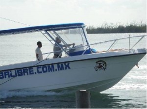 Belgica Avisos gratis en Mexico lindo en Canc&uacute;n |  VENDO HERMOSA LANCHA BUCEO, LANCHA DE BUCEO