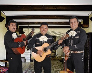 Carlos C&oacute;rdov Avisos gratis en Mexico lindo en Ciudad de Mexico |  trio romantico para fiestas serenatas y reuniones, trio Estampas de M&eacute;xico