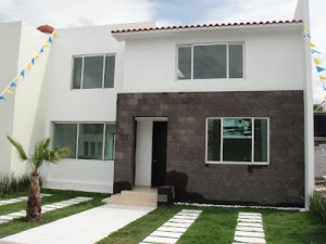 alejandro castillo Avisos gratis en Mexico lindo en San Juan del R&iacute;o |  FRACCIONAMIENTO CLAUSTROS DEL RIO- CASA NUEVA EN VENTA, DETALLES EN PIEDRA, CRISTAL, ACERO E ILUMINACION. 