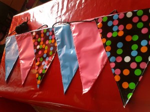 Fashion Publicity Avisos gratis en Mexico lindo en Le&oacute;n |  Banderines de pl&aacute;stico para eventos y fiestas, Publicidad