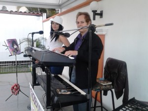 Gilberto Hern&aacute Avisos gratis en Mexico lindo en Tepic |  Tecladista y cantante femenina amenizan tus fiestas tepic, nay., Dueto musical versatil