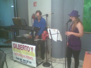 Gilberto Hern&aacute Avisos gratis en Mexico lindo en Tepic |  Dueto musical ameniza tus fiestas tepic, nay., Tecladista vers&aacute;til y cantante femenina