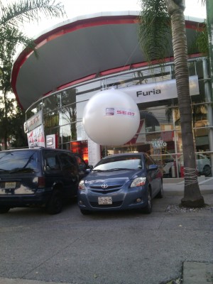 ALP MEXICO Avisos gratis en Mexico lindo en Guadalajara |  Globos gigantes publicitarios iluminados con luz fija o de impacto, Pelotas