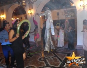 Iv&aacute;n Maldonad Avisos gratis en Mexico lindo en Puebla |  Zanqueros, bailarinas, animaci&oacute;n, recepci&oacute;n, pista de baile puebla    , Zanqueros para eventos