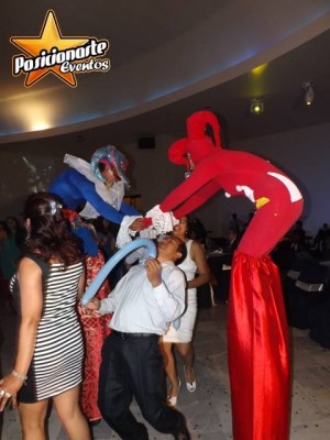 Iv&aacute;n Maldonad Avisos gratis en Mexico lindo en Puebla |  Zanqueros y equipo de animaci&oacute;n para baile, eventos sociales y empresa, Zanqueros para eventos
