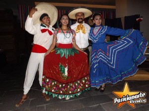 Iv&aacute;n Maldonad Avisos gratis en Mexico lindo en Puebla |  Shows y personajes mexicanos para fiestas patrias, 15 de septiembre   , Zanqueros, estatuas vivientes, bailarinas, fiestas, eventos