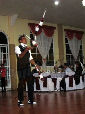 Iv&aacute;n Maldonad Avisos gratis en Mexico lindo en Puebla |  Show de malabares para d&iacute;a del ni&ntilde;o: show infantil    , Show de malabares