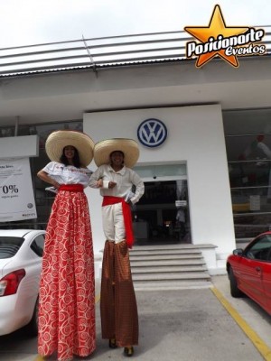 Iv&aacute;n Maldonad Avisos gratis en Mexico lindo en Puebla |  Zanqueros para tu evento de fiestas patrias, 15 de septiembre , Zanqueros