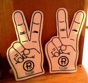 ALP M&eacute;xico Avisos gratis en Mexico lindo en Guanajuato |  Manos de fomi gigantes con logotipos varios colores, Manotas de fomi