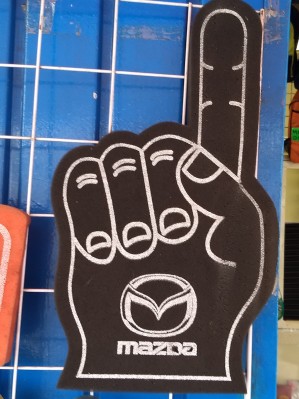 ARMANDO CEDEÑO Avisos gratis en Mexico lindo en Ciudad de Mexico |  Manotas de hule espuma y fomi con logotipos, Manos de fomi