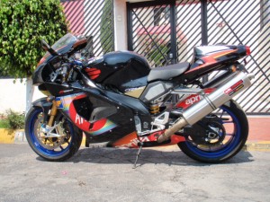  Avisos gratis en Mexico lindo en Coyoac&aacute;n |  Aprilia 1000cc Raicing , 2003