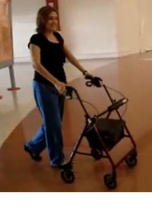 lizbeth Avisos gratis en Mexico lindo en Playa del Carmen |  andadera para adultos o gente de tercera edad con frenos, andadera