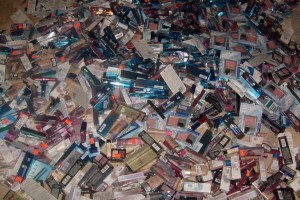 antonio Avisos gratis en Mexico lindo en Tecate |  loreal  revlon, maybeline, cg, asolo 0.30 y 0.95 centavos de dolar,  lo mas nuevo, animate q se acaban