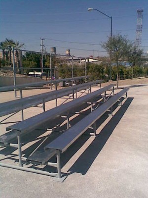 Lic. Reyes Avisos gratis en Mexico lindo en Monterrey |  GRADAS DE ACERO GALVANIZADO, PARA 40 HASTA 2000 PERSONAS