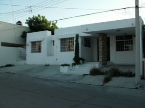 Oscar Avisos gratis en Mexico lindo en Tampico |  VENDO CASA COL PETROLERA 520 M2 DE TERRENO, CASA COL PETROLERA